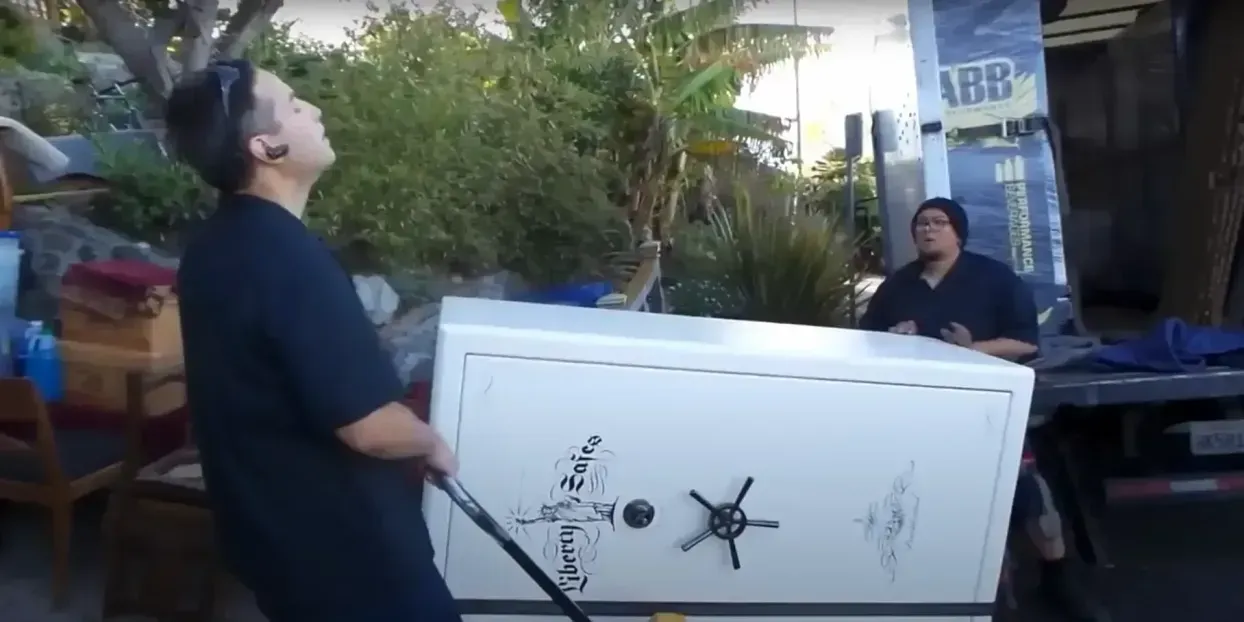 Safe transportation of furniture